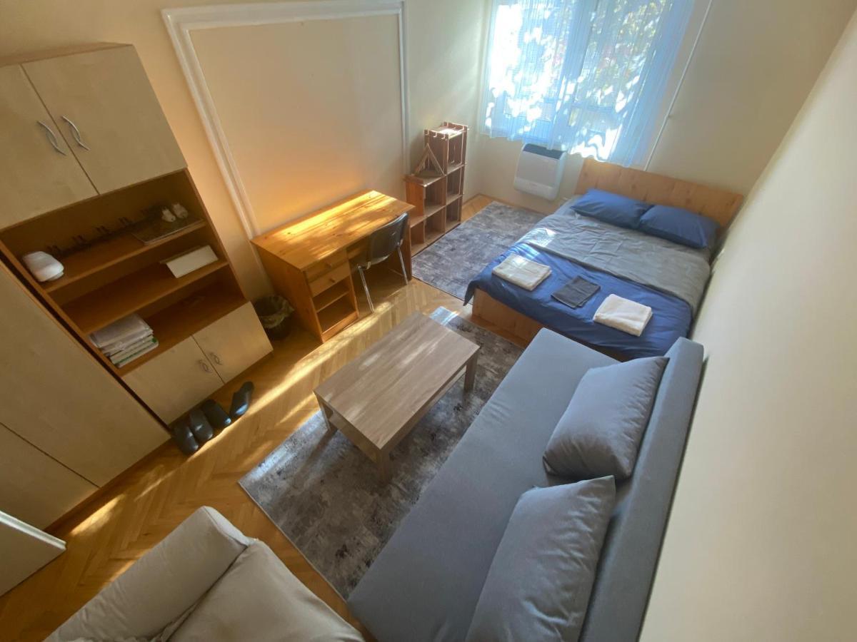 Oeguenc'S Apartment Сегед Экстерьер фото