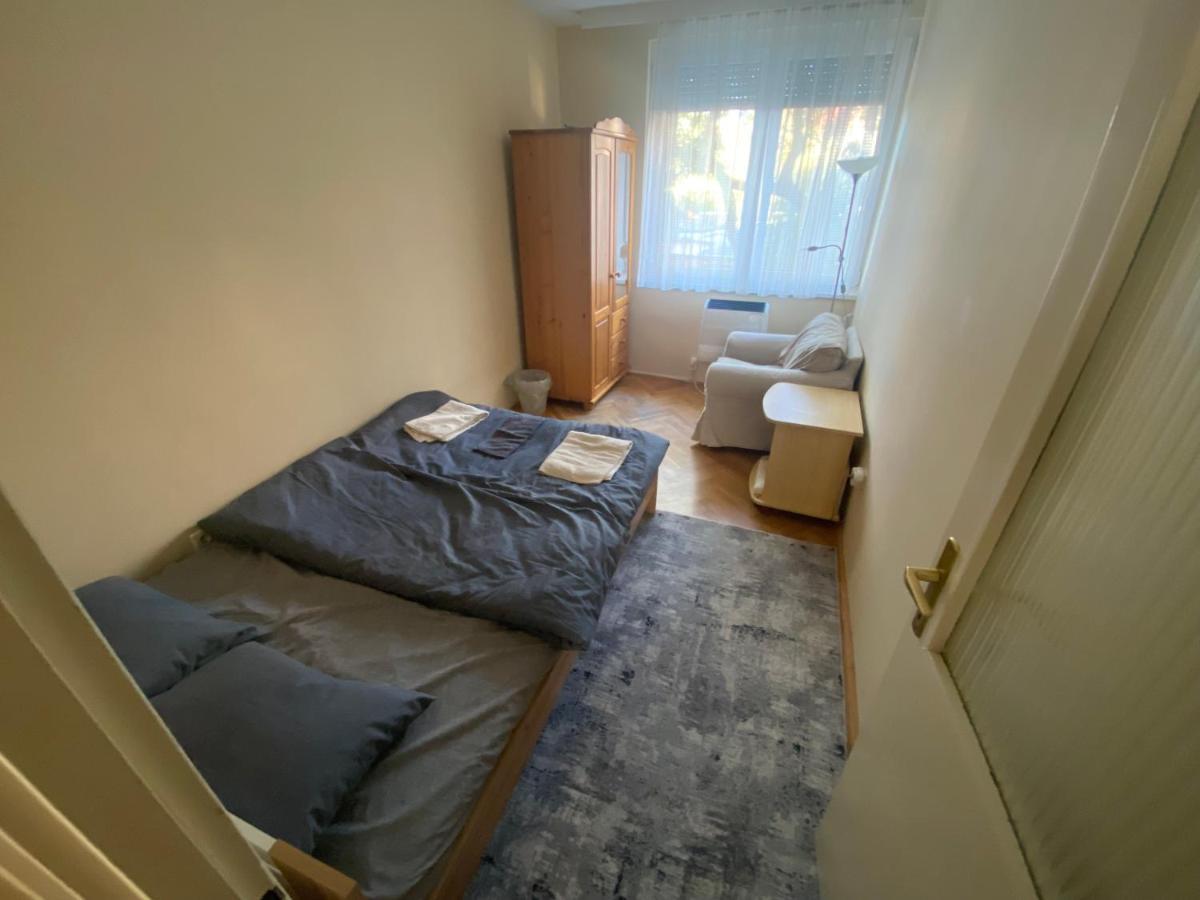 Oeguenc'S Apartment Сегед Экстерьер фото