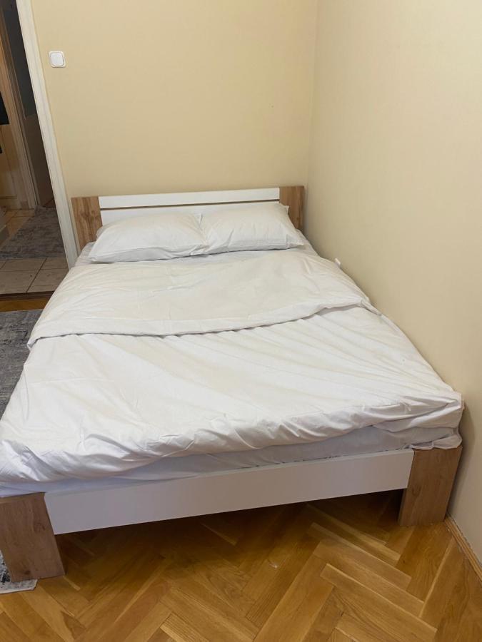 Oeguenc'S Apartment Сегед Экстерьер фото